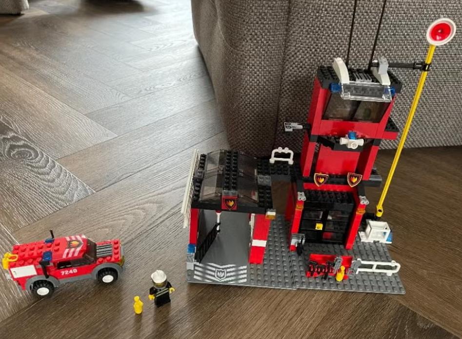 City lego: Brandweerkazerne 7240