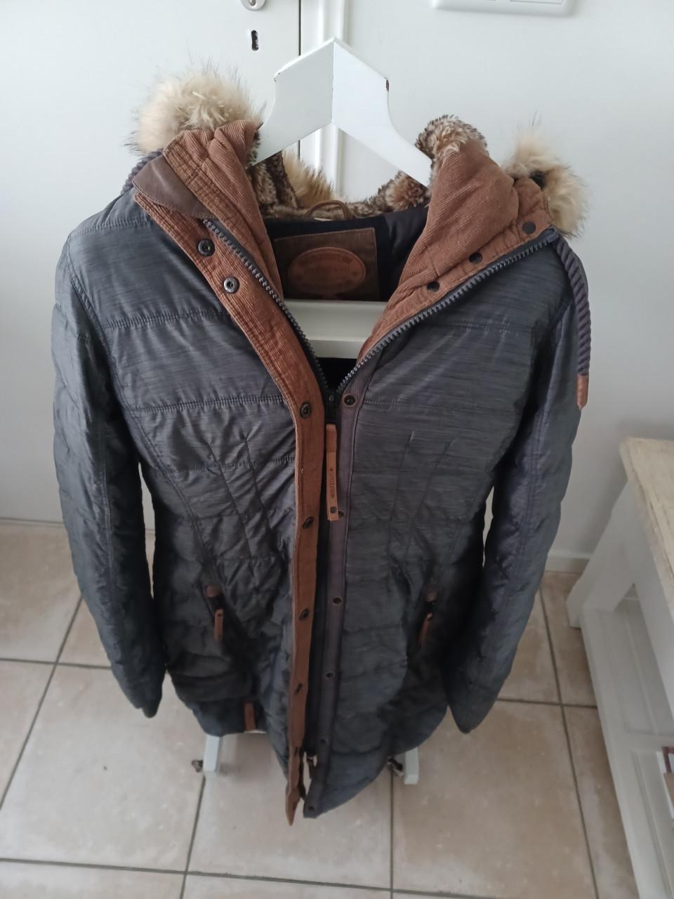 Elegante gewatteerde winterjas  Naketano met capuchon  maat XL