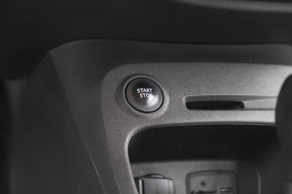 Renault Captur tce 120 edc intens | camera | dodehoekdetectie | navigatie |