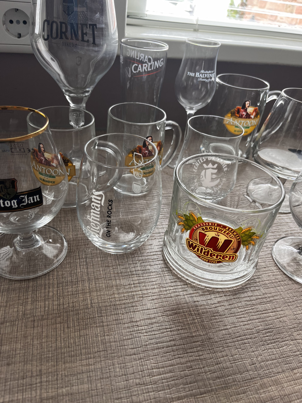 Bierglazen, diverse. Alles samen 3 euro.