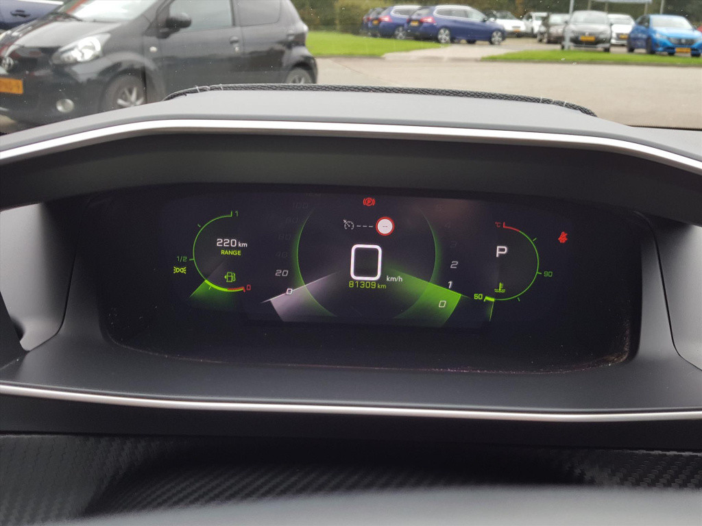 Peugeot 208 gt 1.2 puretech 100pk (vol)automaat (eat8) | navigatie 3d cockp