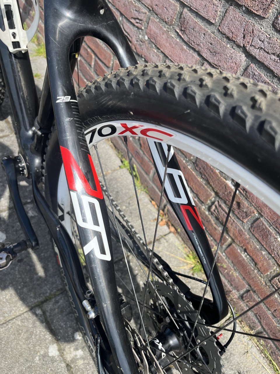 Focus raven maat M carbon