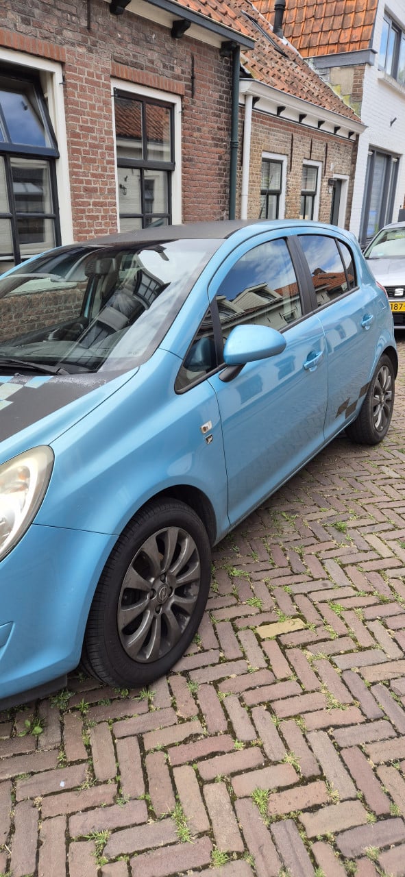 Opel corsa 1.3 cdti uit 2010 met jaar apk
