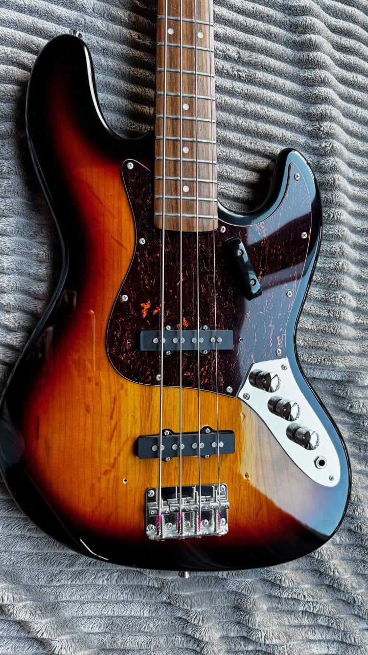 SX bas, model Fender Jazzbass