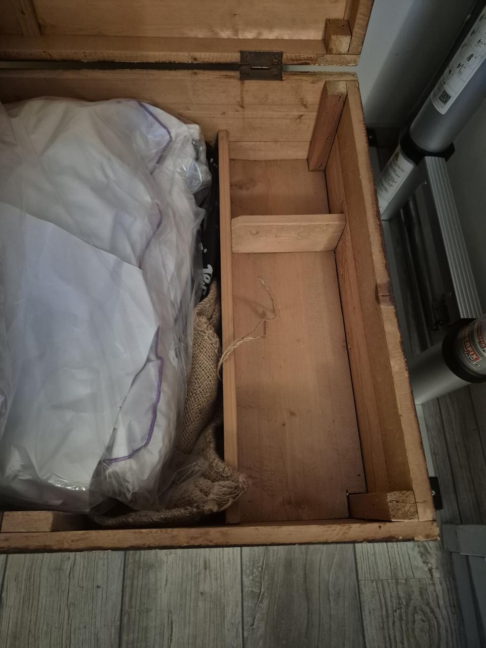 Oude dekenkist  donkere bruin