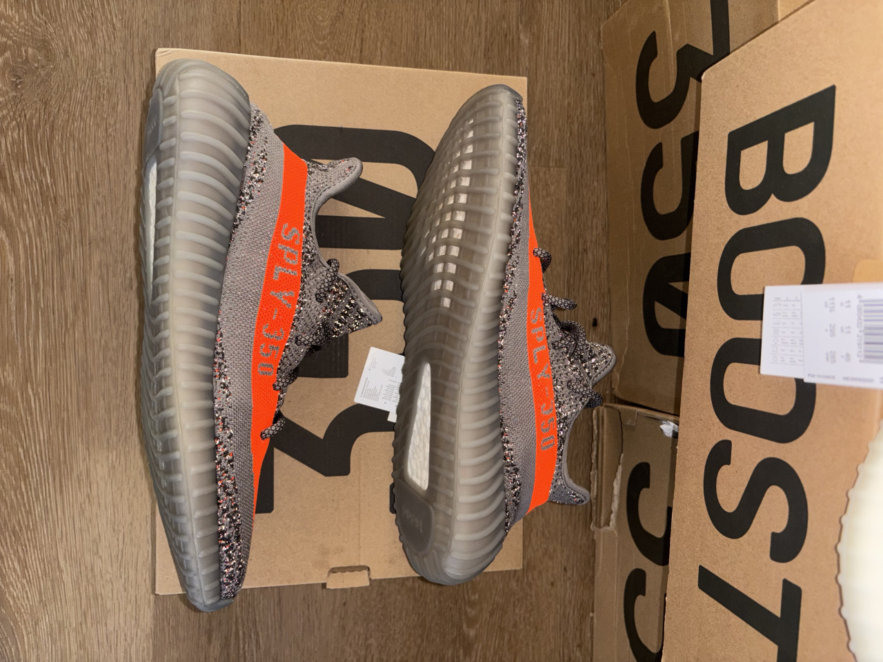 YEEZY 350 V2 Beluga Reflective maat 46