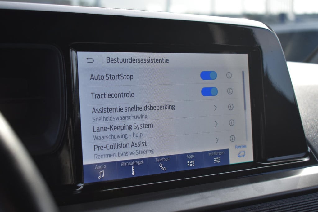Ford Transit Courier 1.0 ecoboost limited | automaat | benzine | climate co