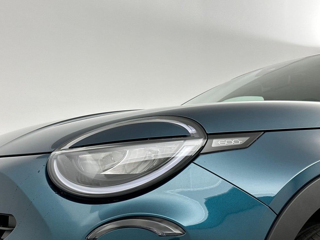 Fiat 600 1.2 hybrid urban | apple & android carplay | parkeersensoren | led