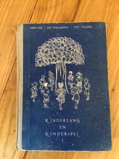 Te koop 2 boeken verzen en gezangen