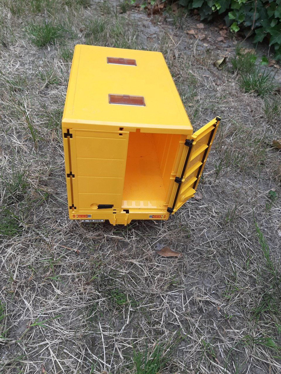Buder DHL bestelbus
