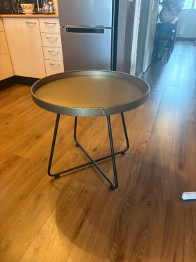 Rond tafeltje met brons metalen blad