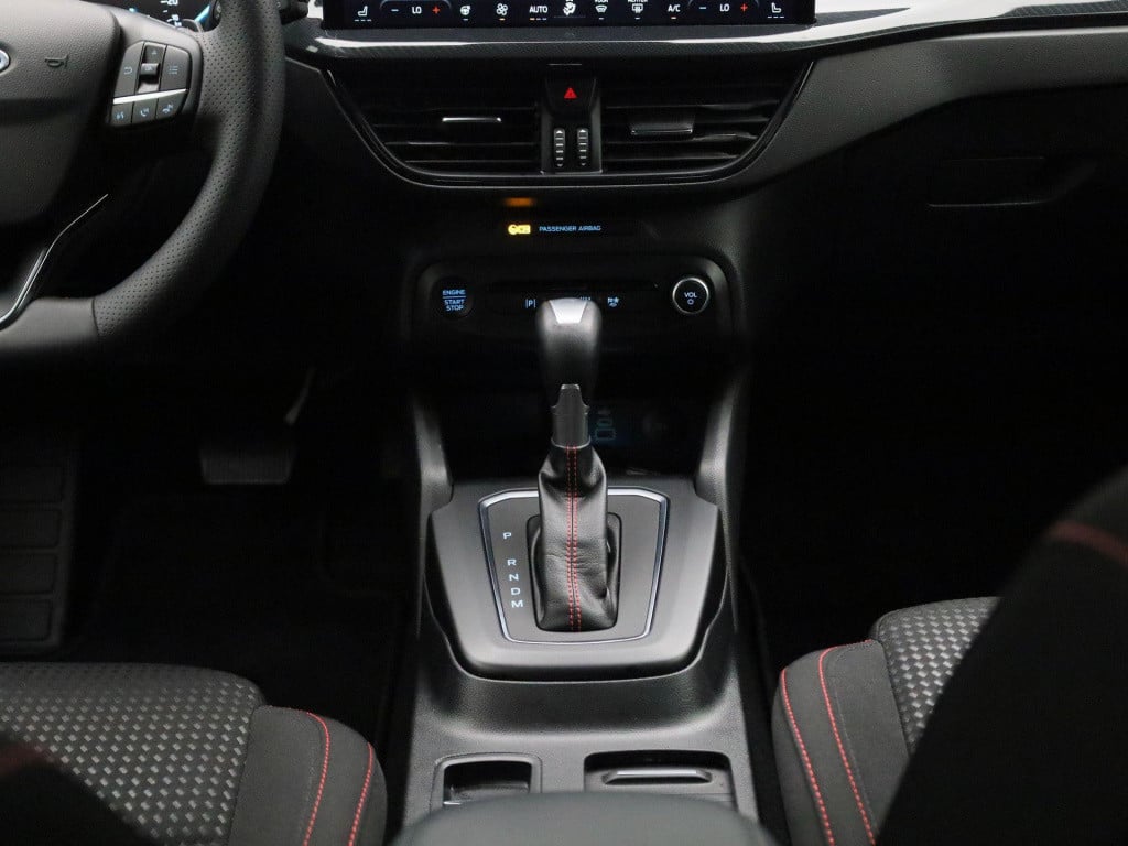 Ford Focus wagon 1.0 ecoboost hybrid st-line btw auto! | 17'' lmv | automaa