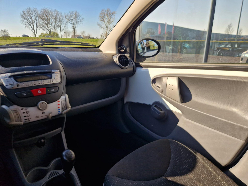 Peugeot 107 1.0-12v xs | airco | achterspoiler | velgen ''15 | toerenteller