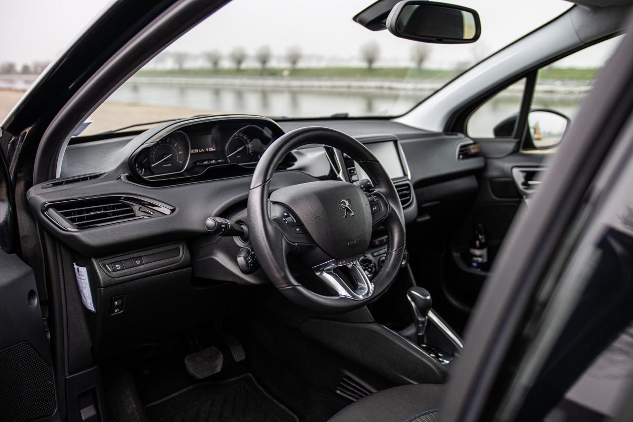 Peugeot 208 1.2 Puretech 110pk AUTOMAAT | CARPLAY | 2019