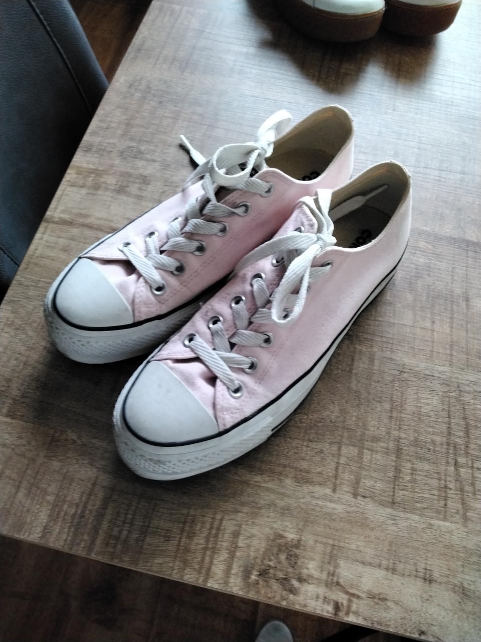 Sneakers PUMA en Converse All Star maat 41,5 en 42