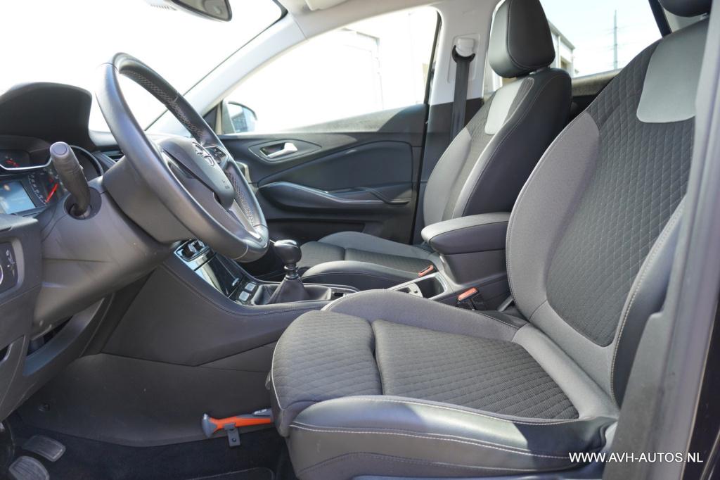 Opel Grandland X 1.2 turbo business executive