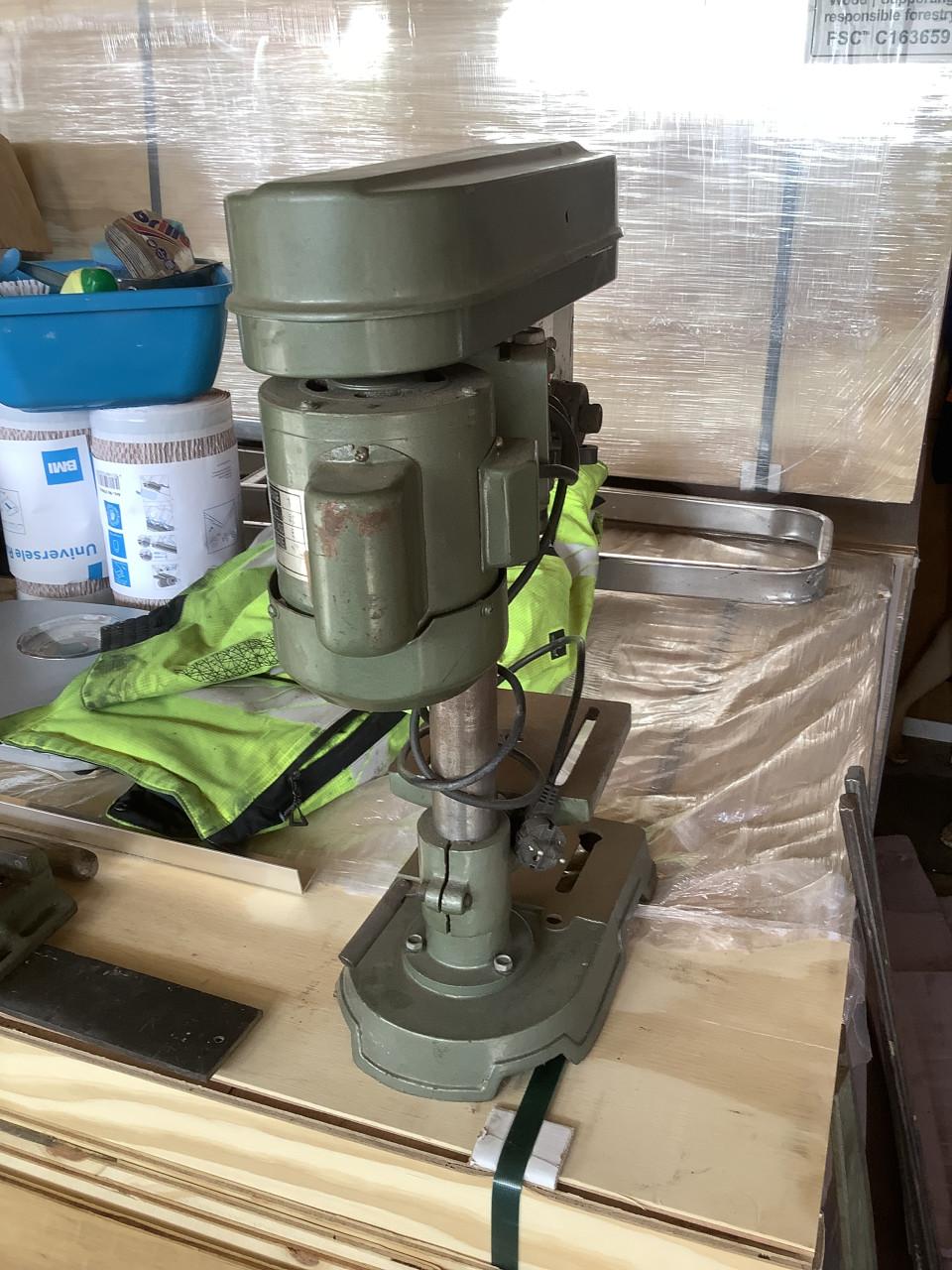 Kolomboormachine kolomboor