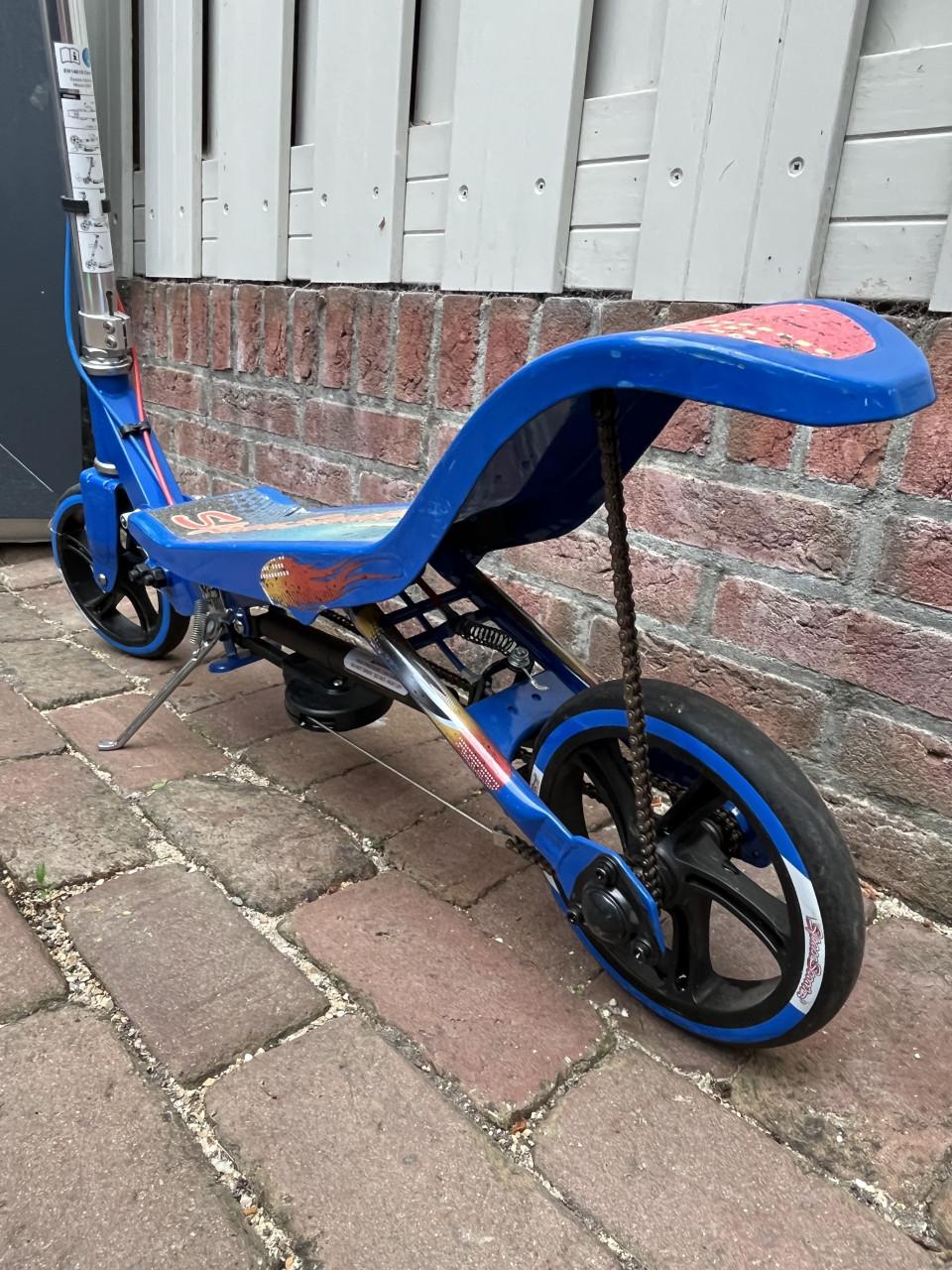 Space scooter blauw