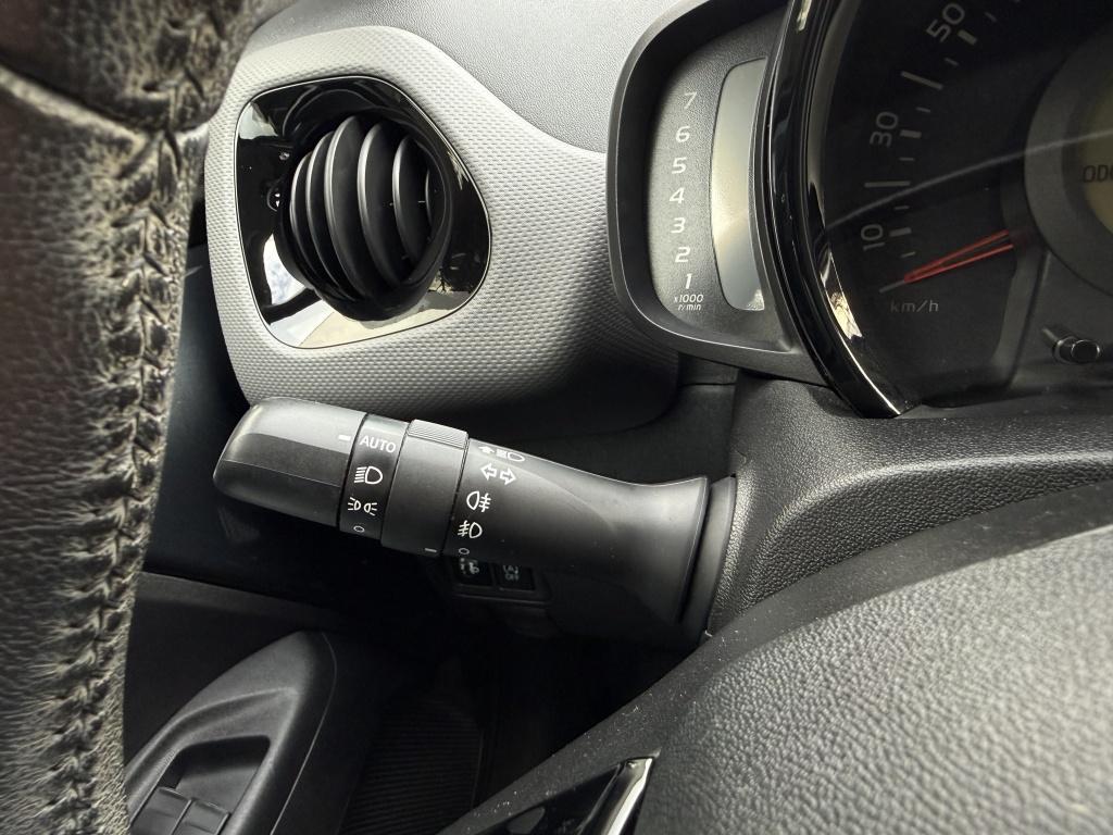 Peugeot 108 1.0 e-vti allure // apple carplay // android auto //