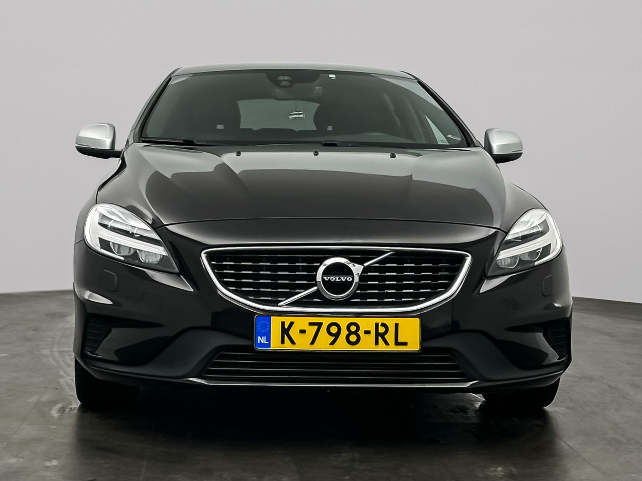 Volvo V40 2.0 T2 R-Design