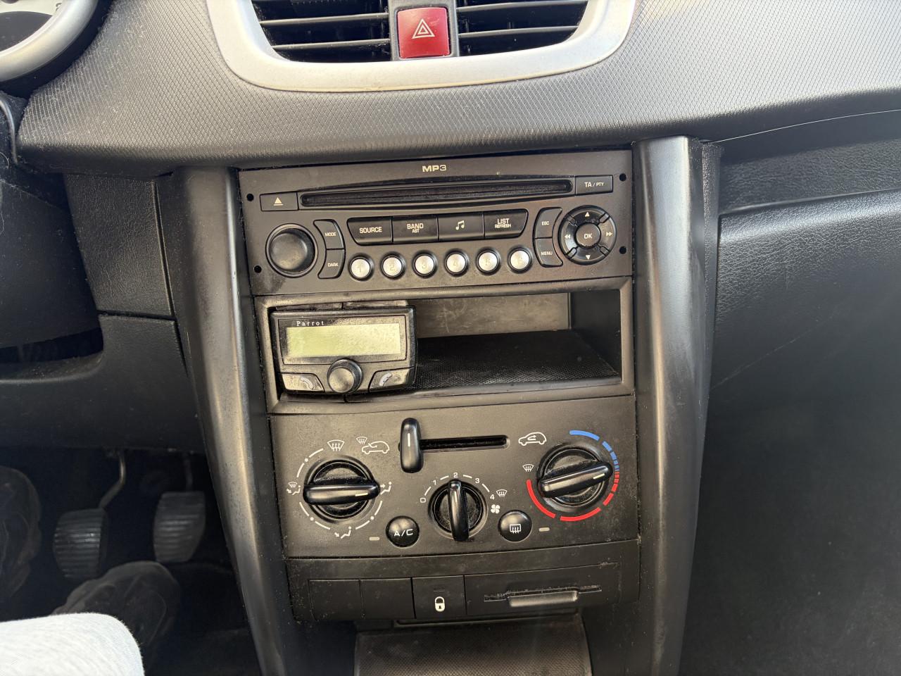 Peugeot 207 1.4-16V Color-line AIRCO NAP LOGISCH 134DKM