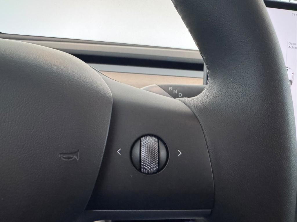 Tesla Model Y long range awd 75 kwh