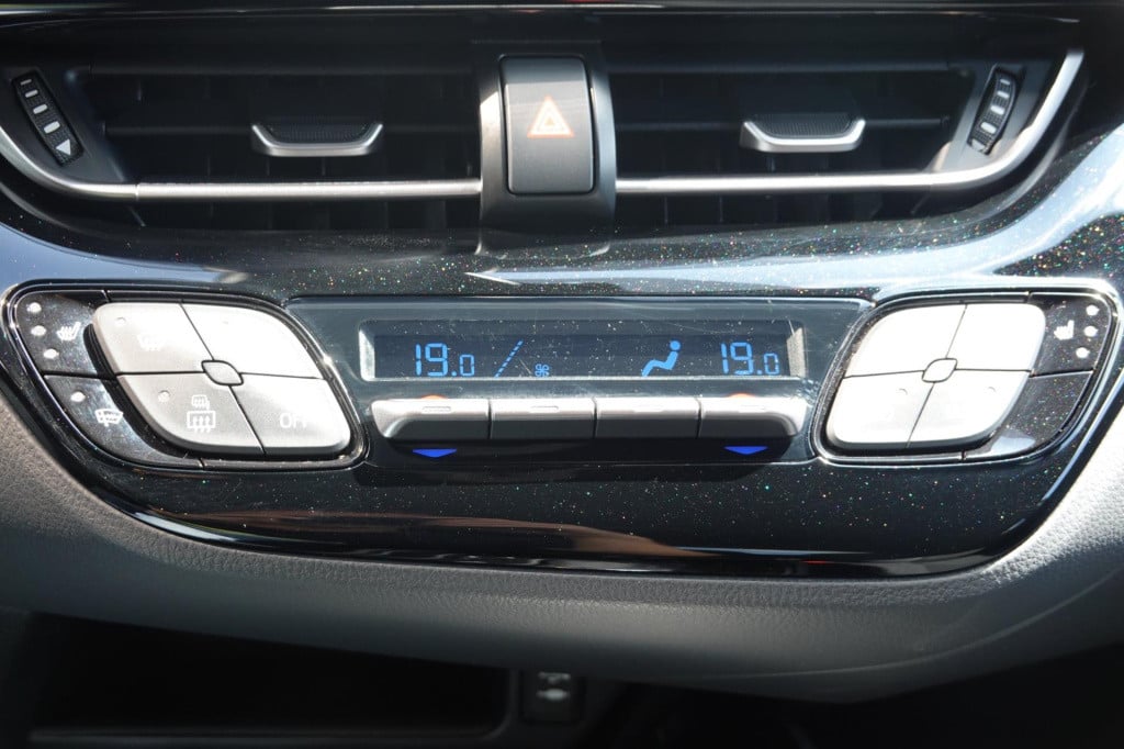 Toyota C-hr 1.8 hybrid adventure