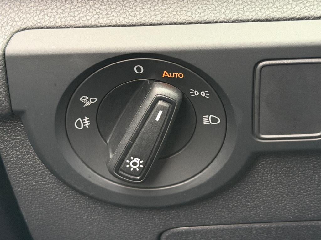 Volkswagen T-cross 1.5 tsi 150pk dsg r-line | camera | trekhaak | navi | iq