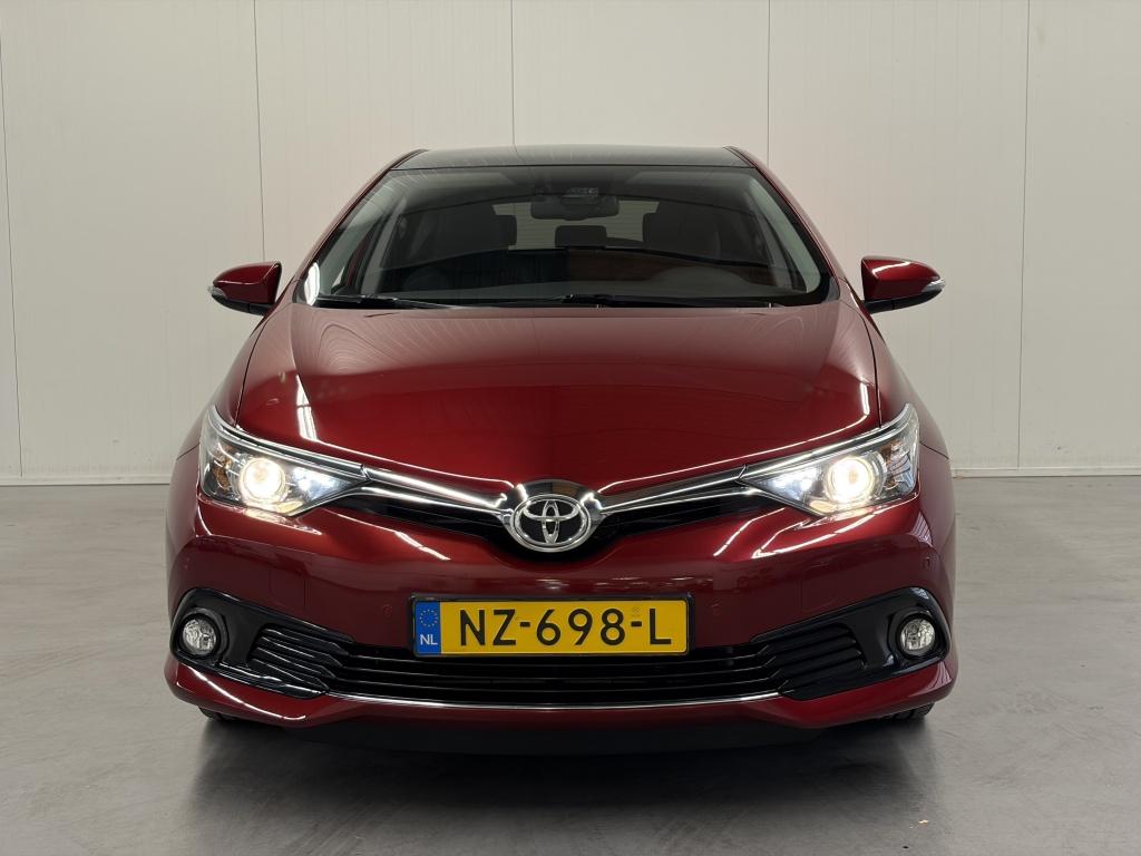 Toyota Auris 1.2t volcano edition
