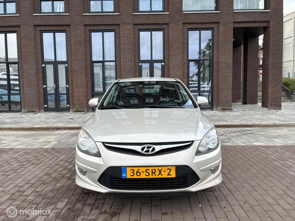 Hyundai i30, 1.4i i-Motion Business km168.562 Airco 5Deurs BJ2011