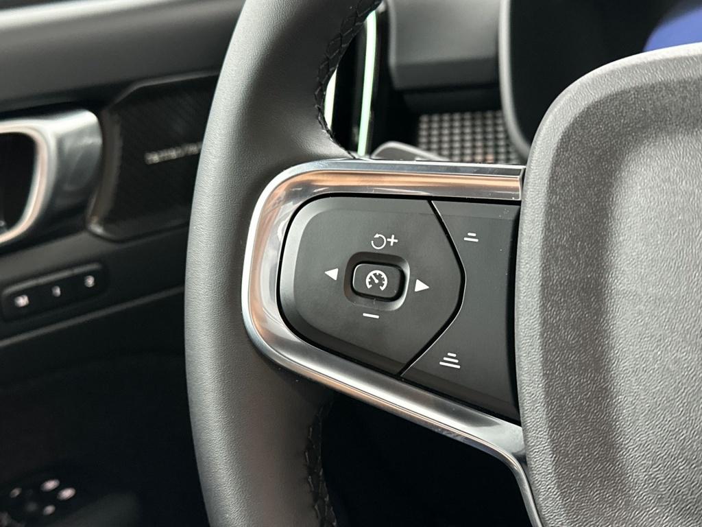 Volvo Ex40 extended range ultra black edition