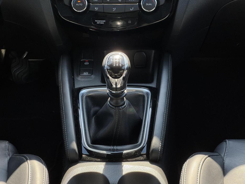 Nissan Qashqai 1.6 tekna + nl-auto, 1e eigenaar + nieuwstaat! incl. trekhaa
