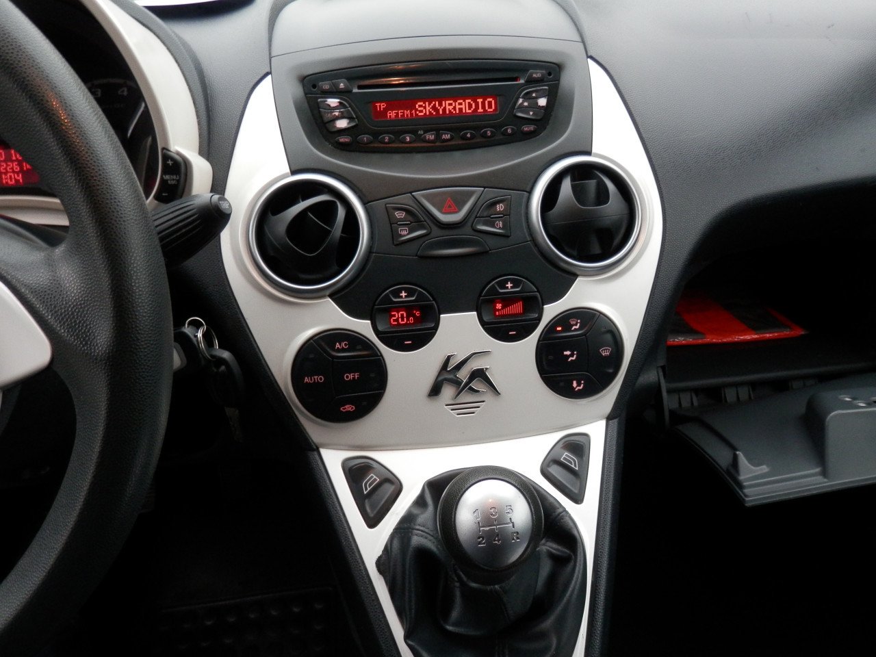 Auto Garant Biedt Aan: Ford KA 1.2 Titanium