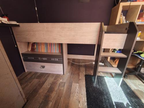 Stoere hoogslaper en bureau