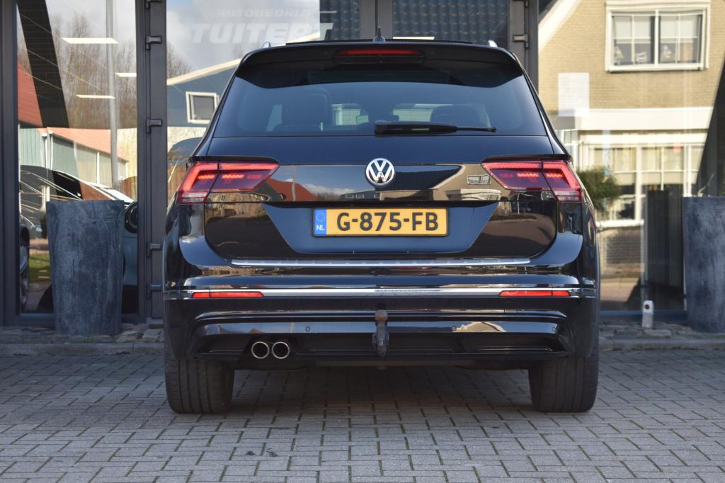 Volkswagen Tiguan 1.5 tsi act highline r-line | trekhaak | panoramadak | dy