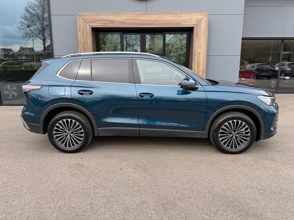 Volkswagen Tiguan 1.5 ehybrid elegance 204pk | trekhaak | 360 camera | dode