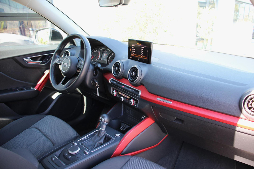 Audi Q2 1.4 tfsi sportline - automaat - acc - led - matrix - apple carplay 