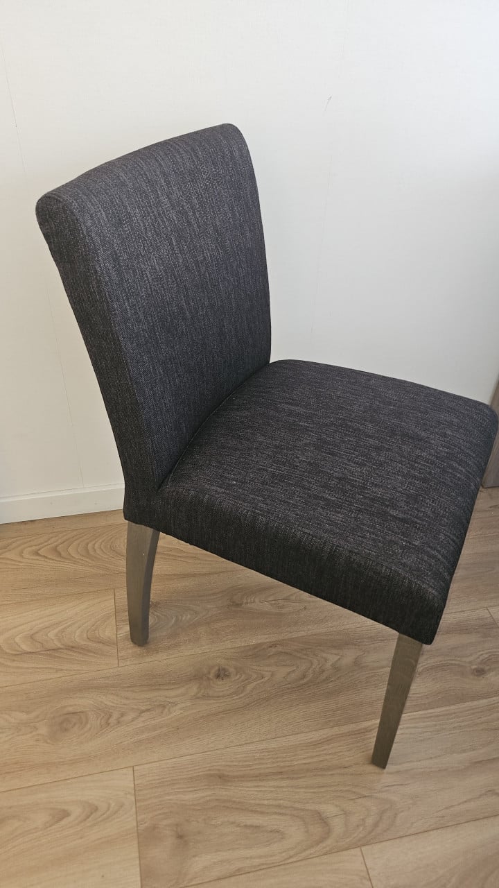 4 eetkamer stoelen