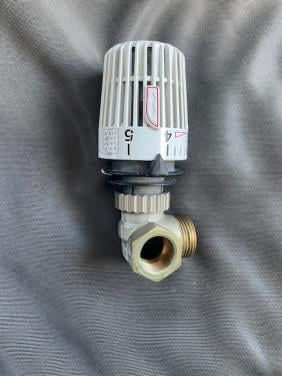 Thermostatische CV Radiatorkraan  1/2''X15mm 90 graden