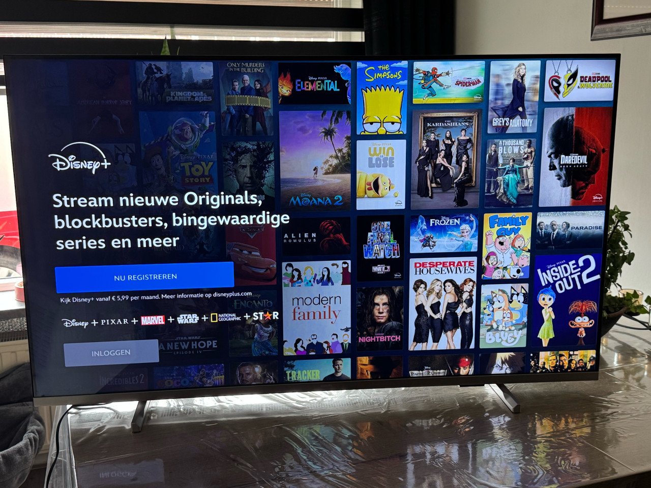 Philips smart tv 4k 55 inch ongeveer twee jaar oud