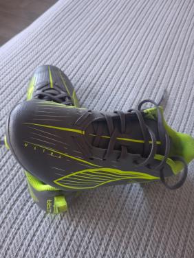 Voetbalschoenen maat 37.5