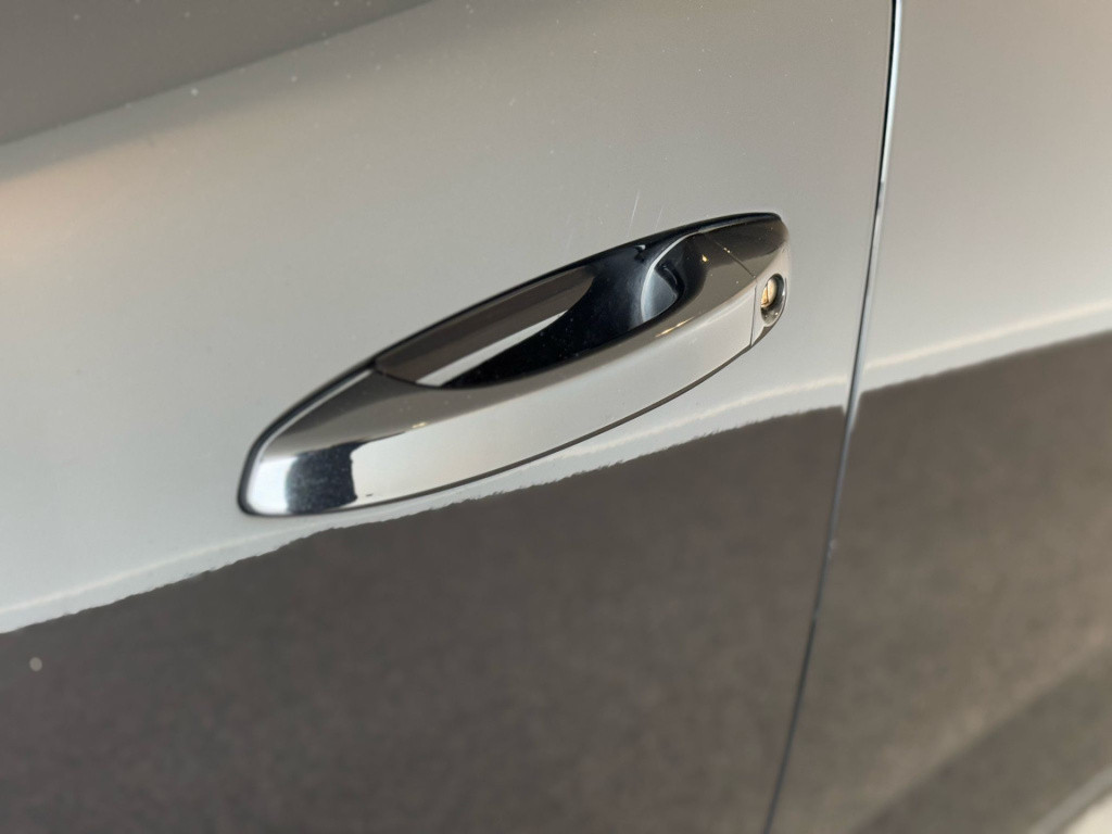 Peugeot 308 1.6 plug-in hybrid 180 active pack business