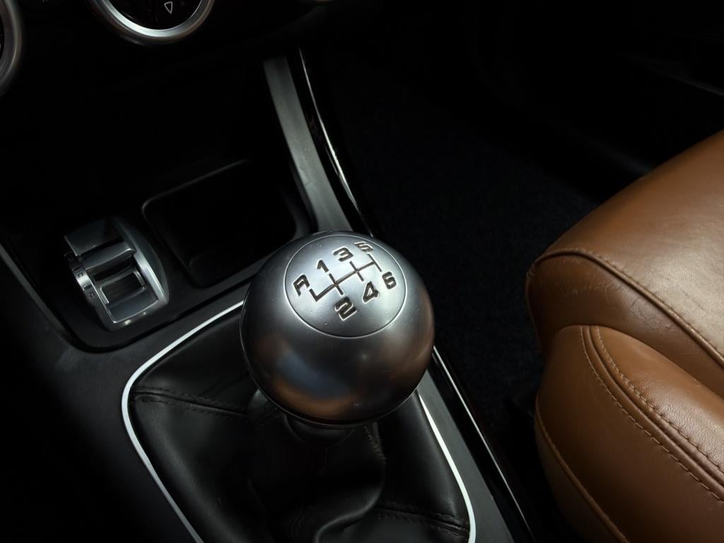 Alfa Romeo Giulietta 1.4 t distinctive - grote beurt + nieuwe distributie -