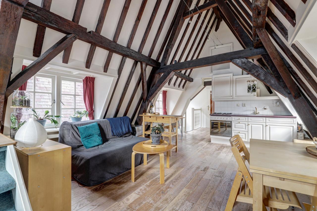 Te koop: monumentaal zolderappartement in centrum Middelburg