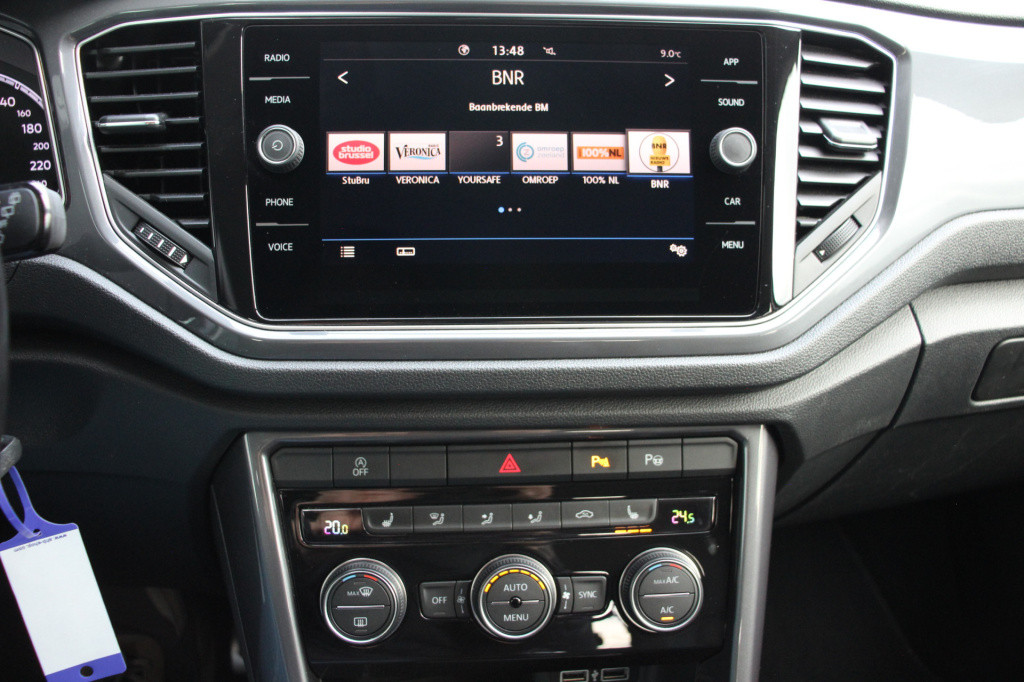 Volkswagen T-roc 1.5 tsi sport | acc | stoelverwarming | carplay |