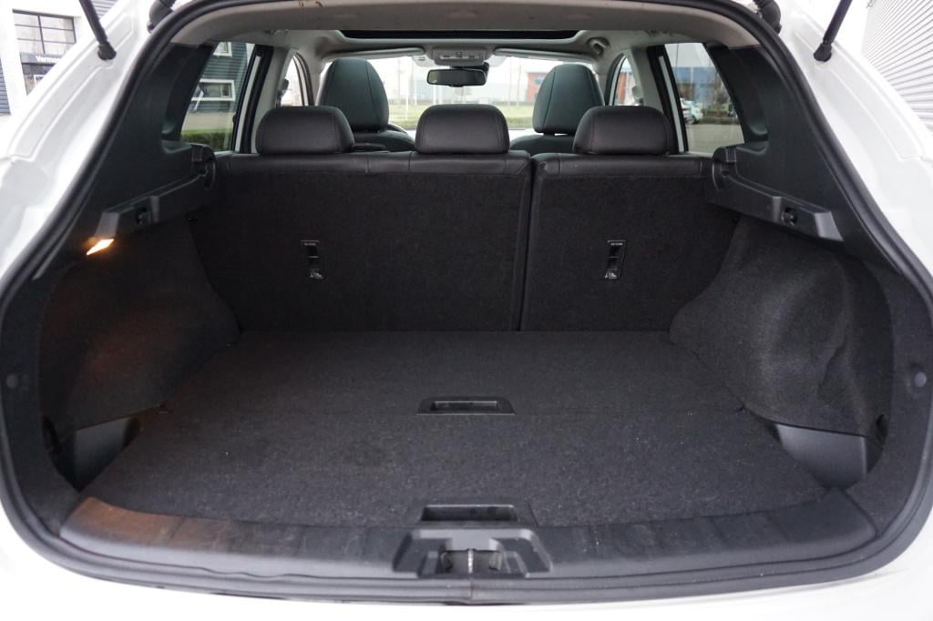 Nissan Qashqai 1.2 premier edition climate / navi / camera / dab / cruise /