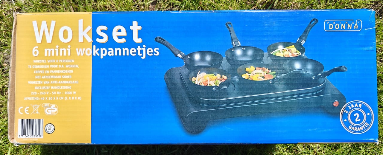 Te Koop Wokset met 6 wok pannetjes.