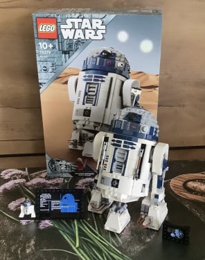 LEGO Star Wars R2-D2 (75379)
