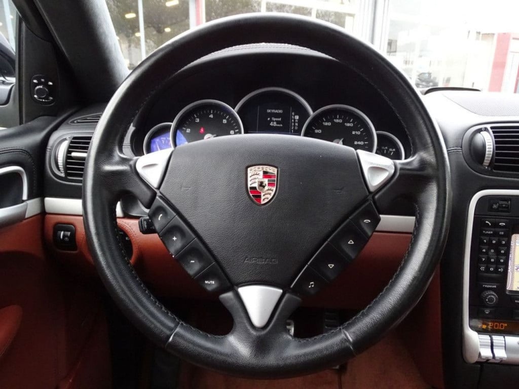 Porsche Cayenne 4.8 turbo 500pk | pano
