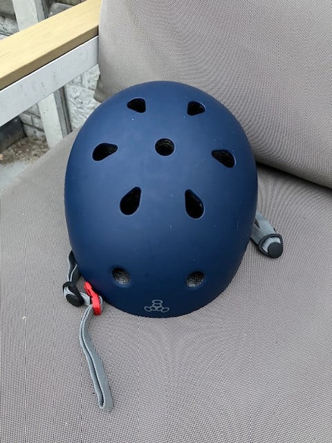 Skeelerhelm, merk: Triple Eight